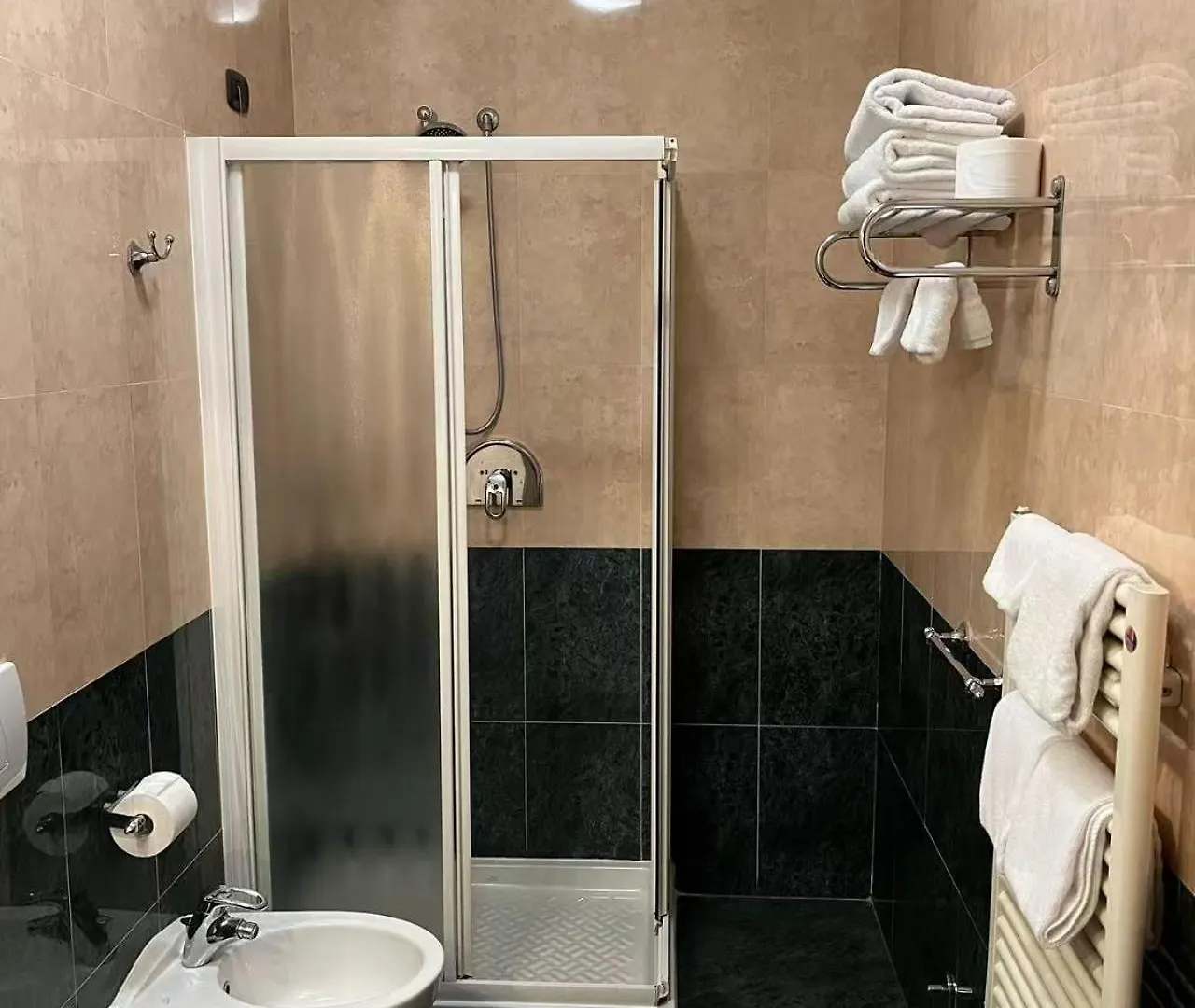 Hotel Valganna Milan 3*,  Italy